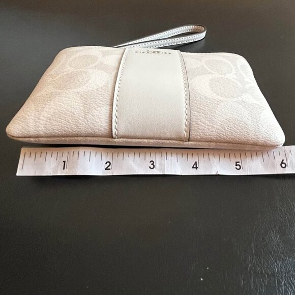 Coach Signature Corner Zip Wristlet Canvas Stripe Glacier White NWT $88 Retail - Picture 3 of 11